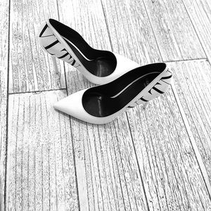 Valentino shoes with box and dust bag like new condition. Rt $900 size 40